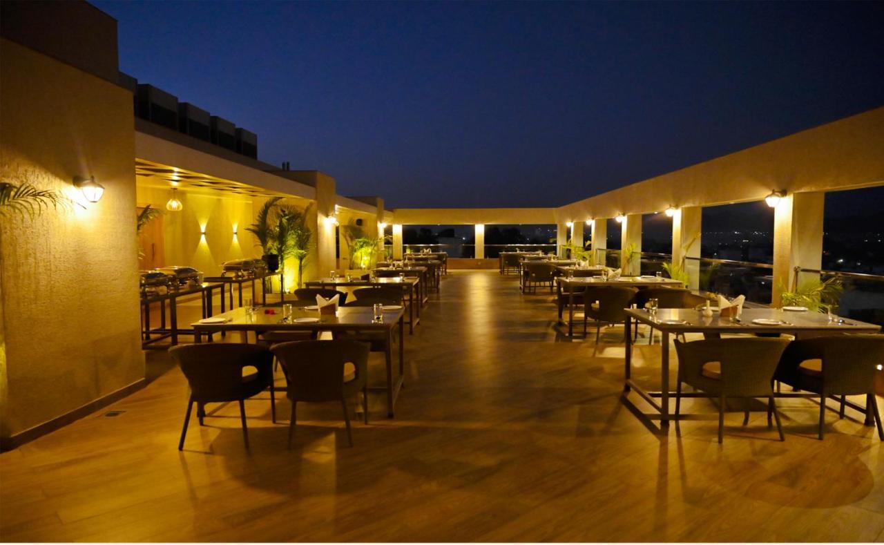 The Jagat Hotel And Spa Udaipur Exteriör bild